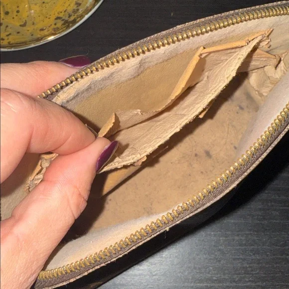 Louis Vuitton Brown and Gold Monogram Clutch - Picture 9 of 16